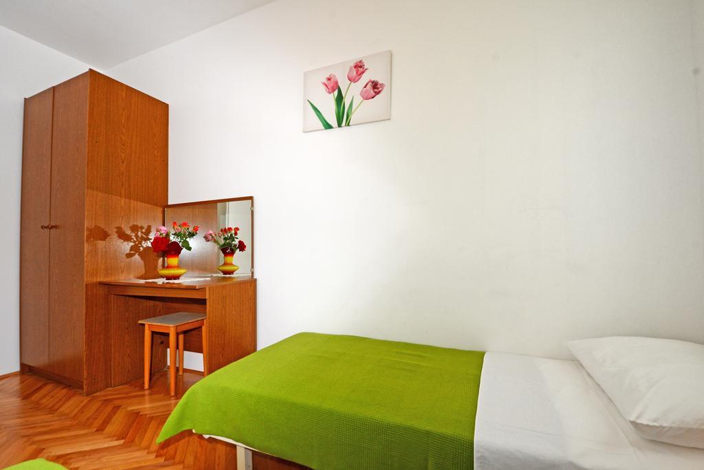Apartments Mira Veleniki Екстериор снимка